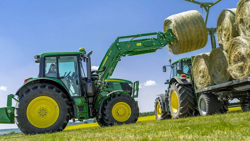 Трактор John Deere погрузчик