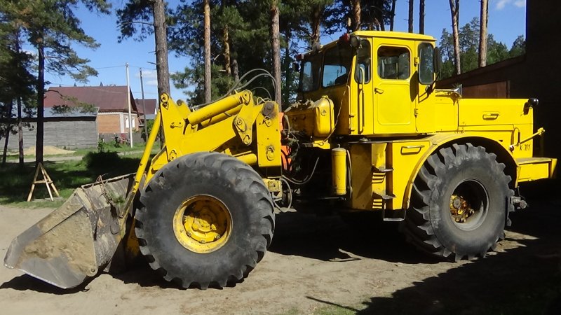 К701 Кировец трактор погрузчик