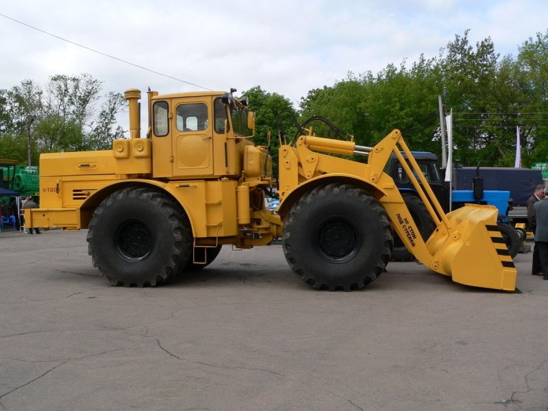 К-701 Кировец погрузчик
