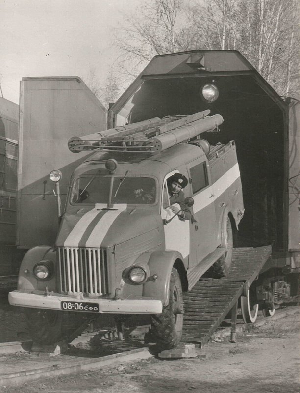 Транспортёр понтонного звена на базе ГАЗ-63