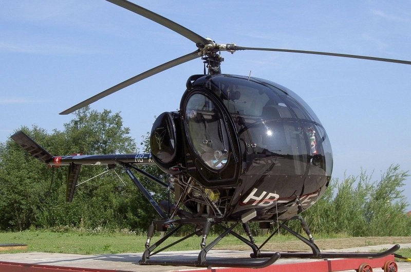 Schweizer 300c вертолет