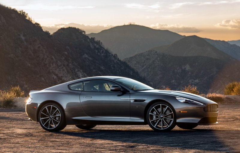 Машина Aston Martin db9