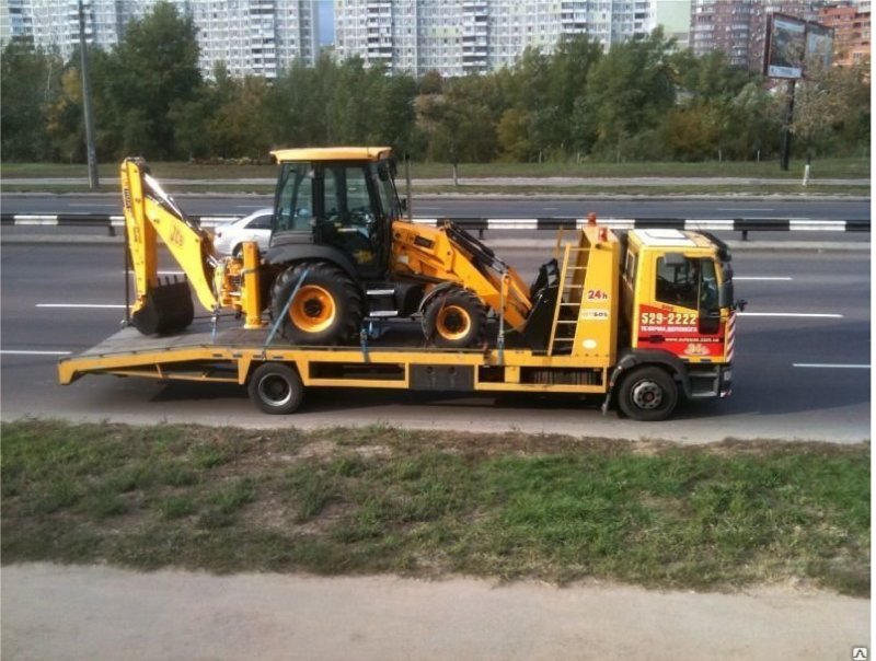 Грузовой эвакуатор с JCB