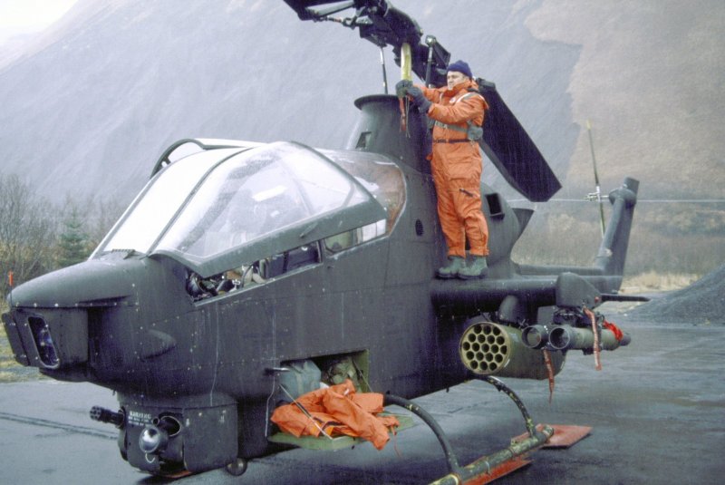 01534-Вертолет Ah-1s Cobra quot;jgsdfquot;