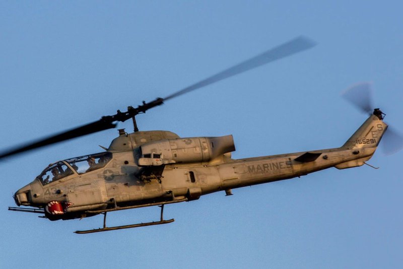 Вертолет Ah-1