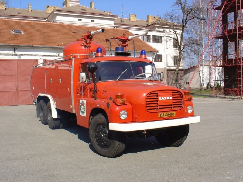 Tatra t148