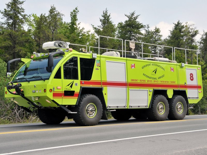 Аэродромный пожарный автомобиль Rosenbauer