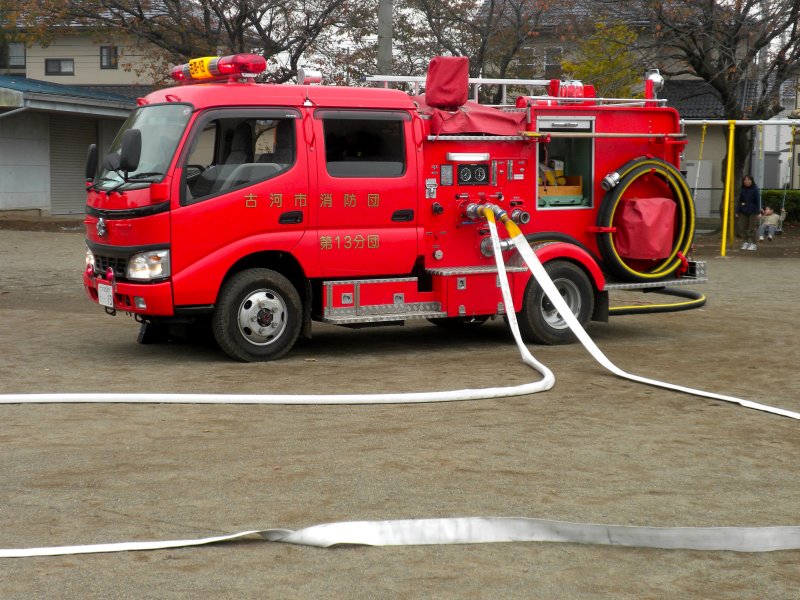 Пожарная машина со шлангом