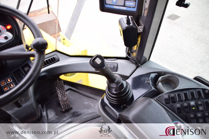 New Holland w190dинтерьер кабина