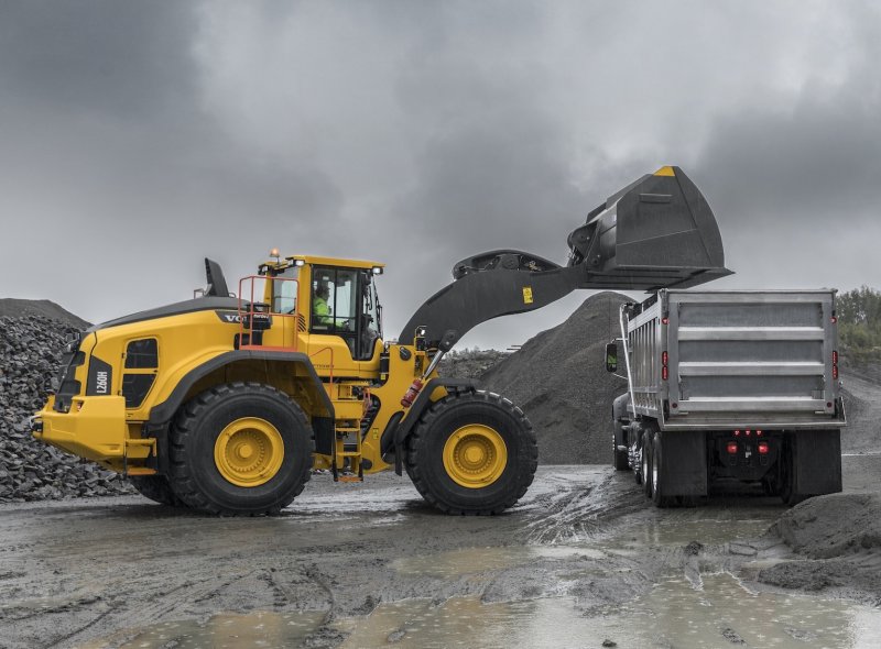 Колесный погрузчик Volvo l260h