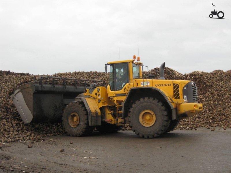 Погрузчик Volvo 220