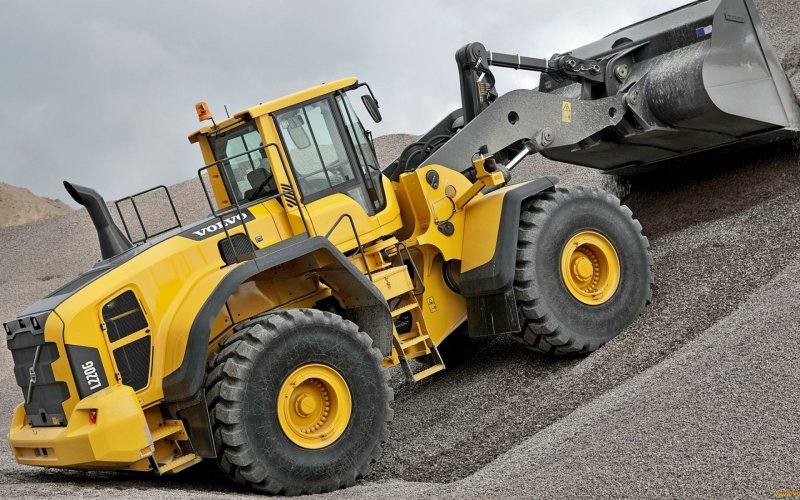 Volvo 220 фронтальный погрузчик
