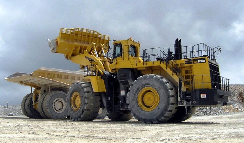 Фронтальный погрузчик Komatsu 1200