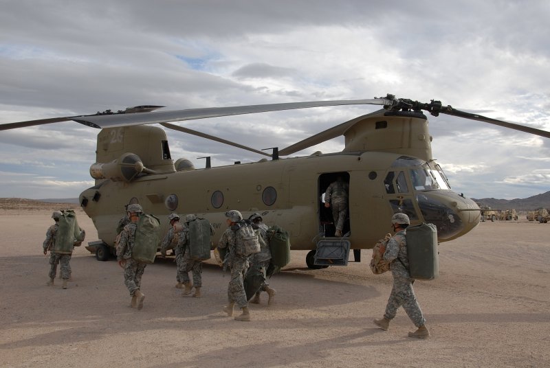 Вертолет Ch-47 Chinook