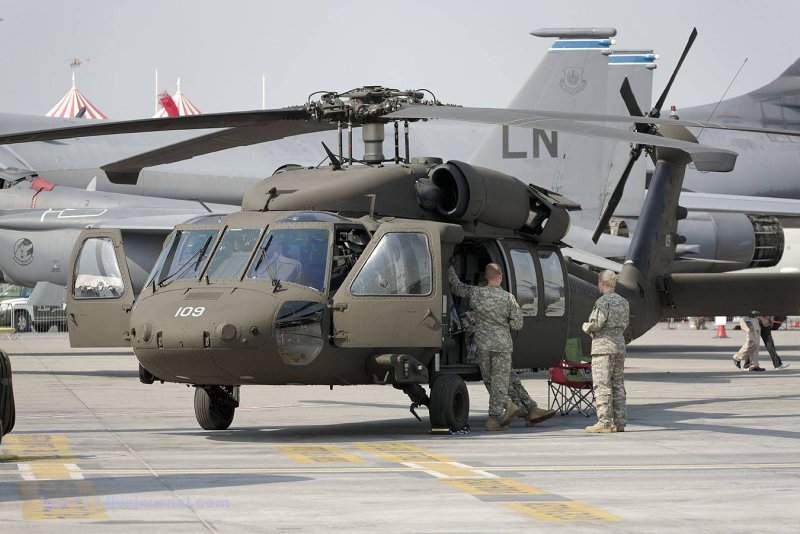Военный вертолет uh60