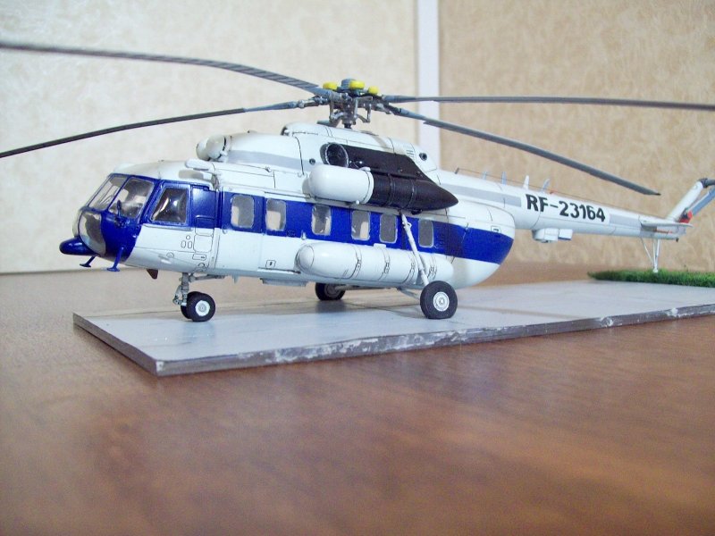 Модель вертолета ми-8