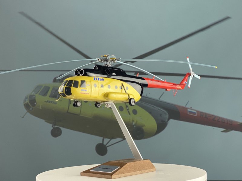 Модель вертолета ми-8