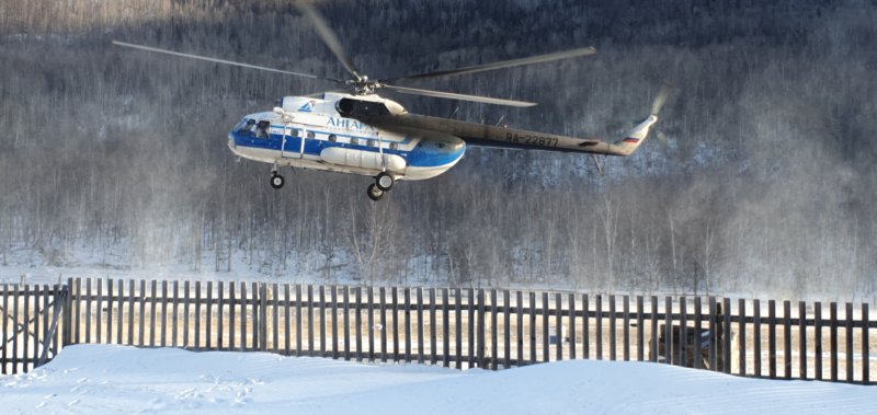 Ми-8 над тайгой
