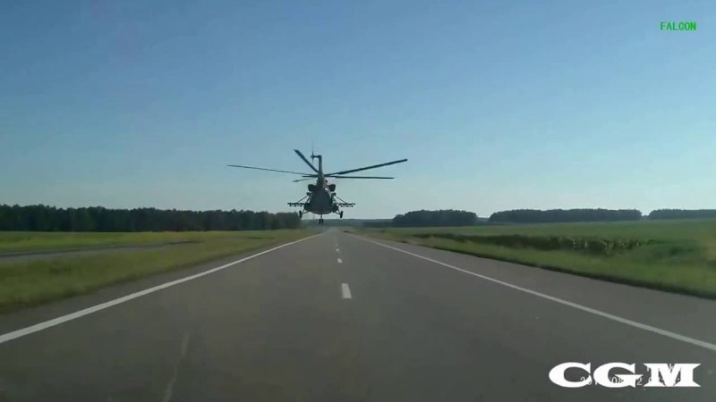 Низколетящий вертолет