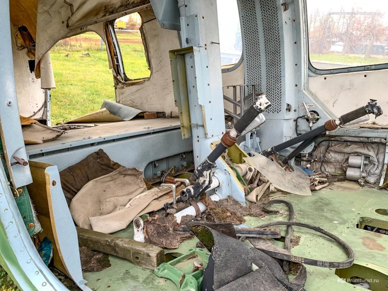 Ми-2 вертолёт салон