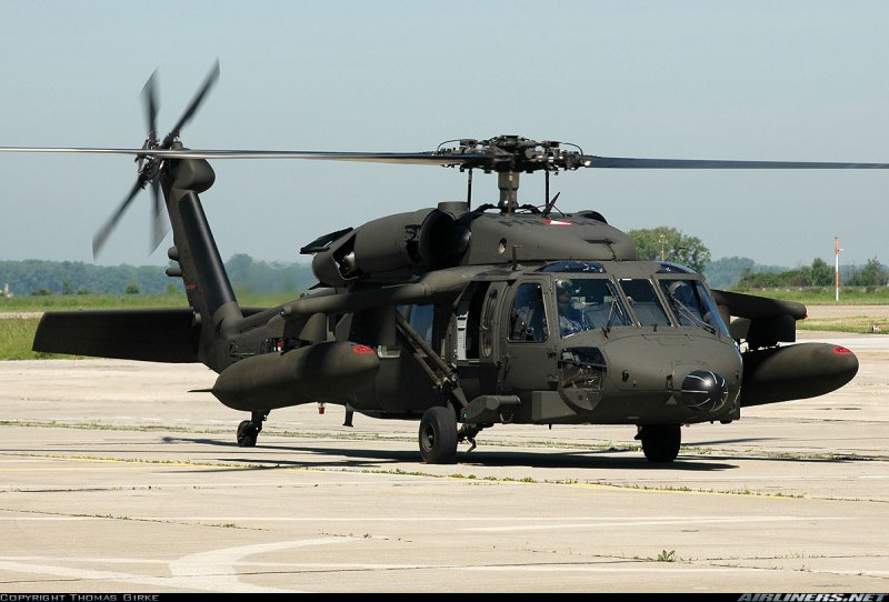 Вертолет uh 60 черный ястреб