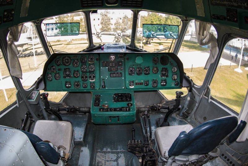 Ми-12 вертолёт салон