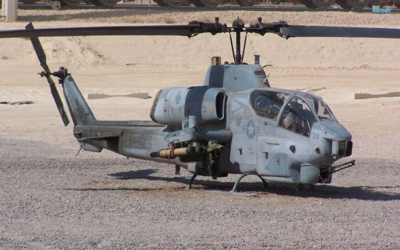 Вертолет Ah-1