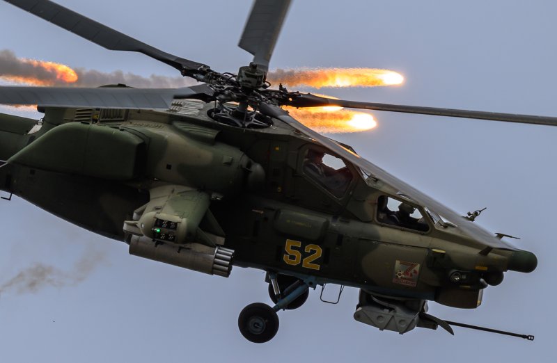 Военный вертолет