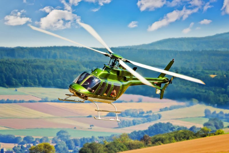 Bell 407 в горах
