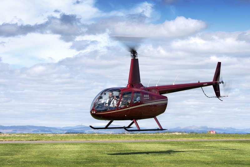 Вертолет Robinson 66