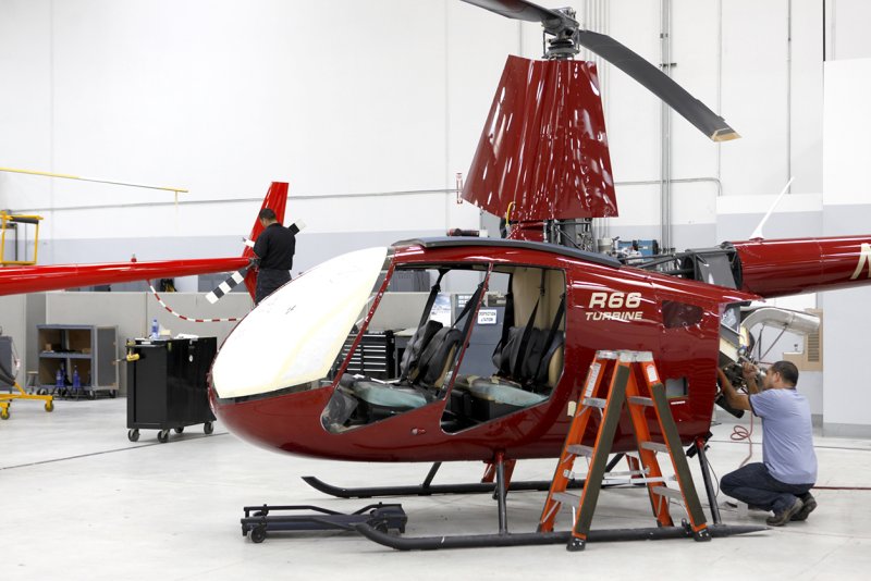 Robinson r66 кабина