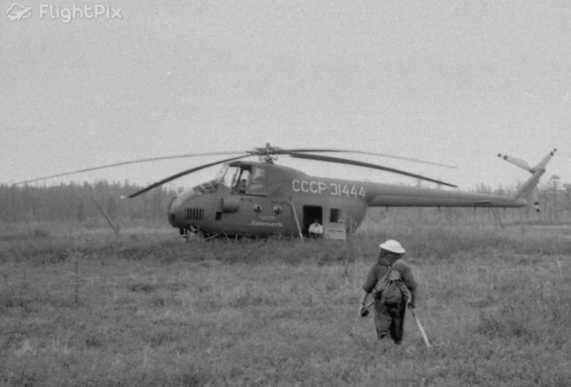 Вертолёт ми-4 в Заполярье