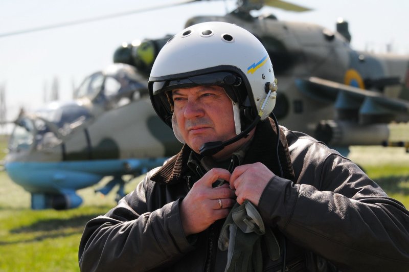 Военные летчики-вертолетчики России
