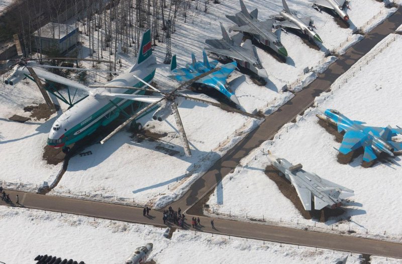 Вертолет в-12 Монино