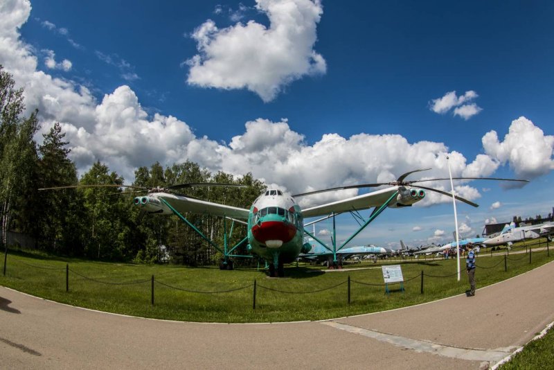 Ми-12 вертолёт