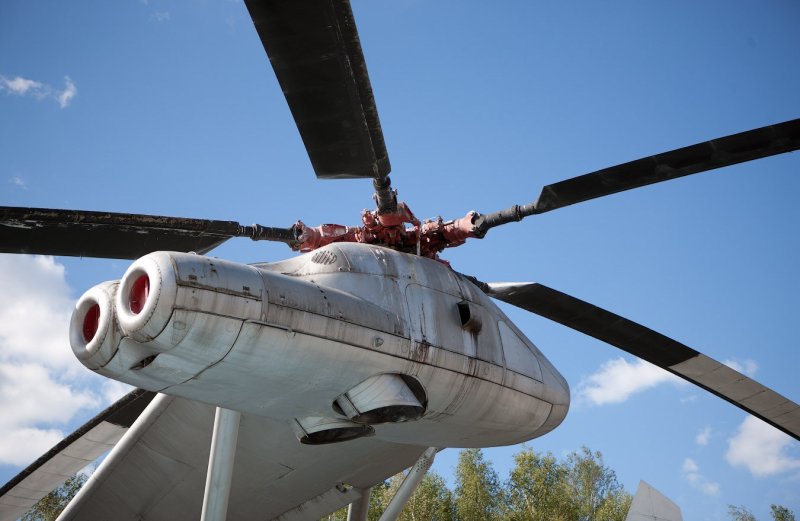 Ми-12 вертолёт