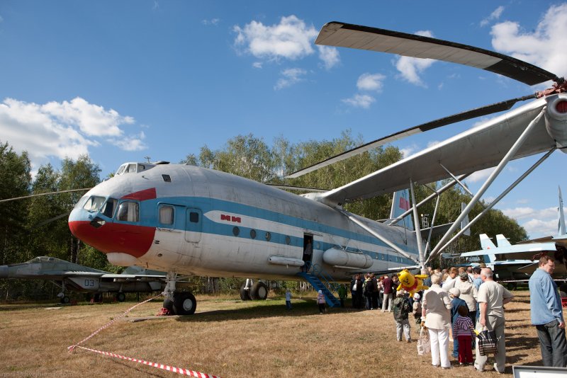 Двухвинтовой вертолёт ми-12