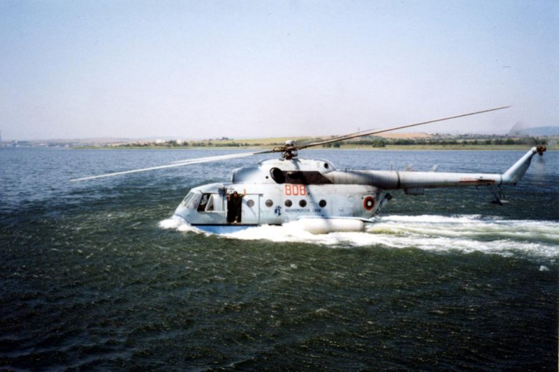Вертолет-амфибия ми-14