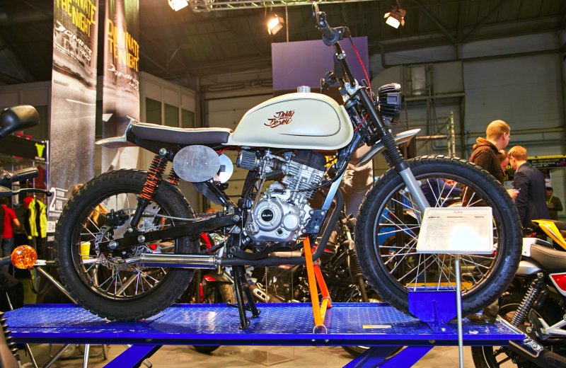 Разбитый Bajaj Boxer