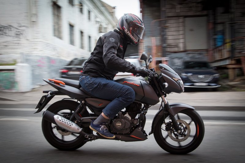 Bajaj Пульсар 180