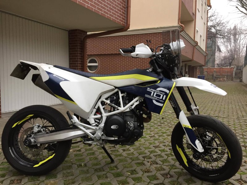 Husqvarna 701 Supermoto