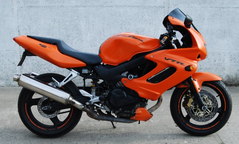 VTR 1000f Black