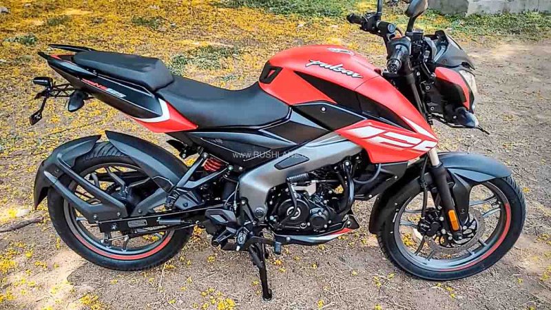 Баджадж Пульсар 125