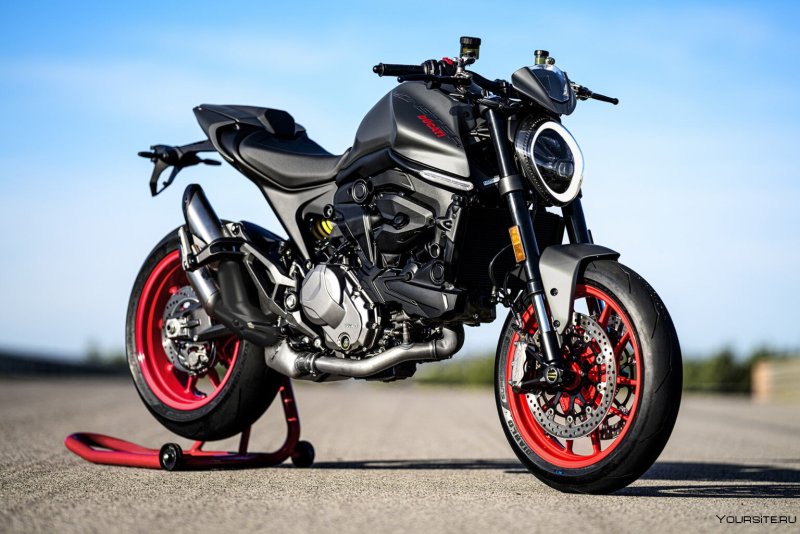 Ducati Monster 821