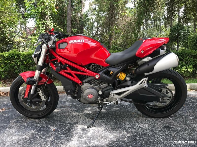 Ducati Monster 696 2013
