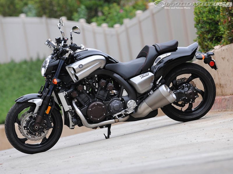 Yamaha v-Max 1800