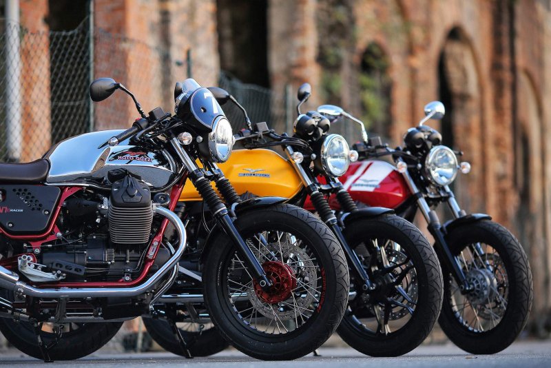 Moto Guzzi v7 II Racer