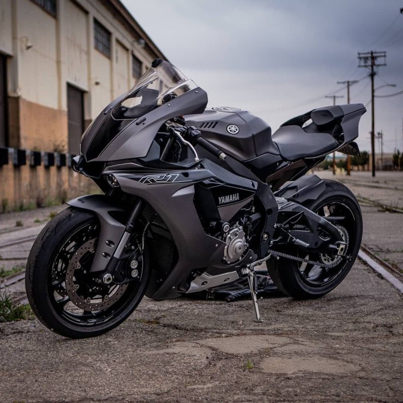Спортбайк Ямаха r1