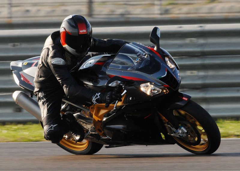 Aprilia RSV 1000 R
