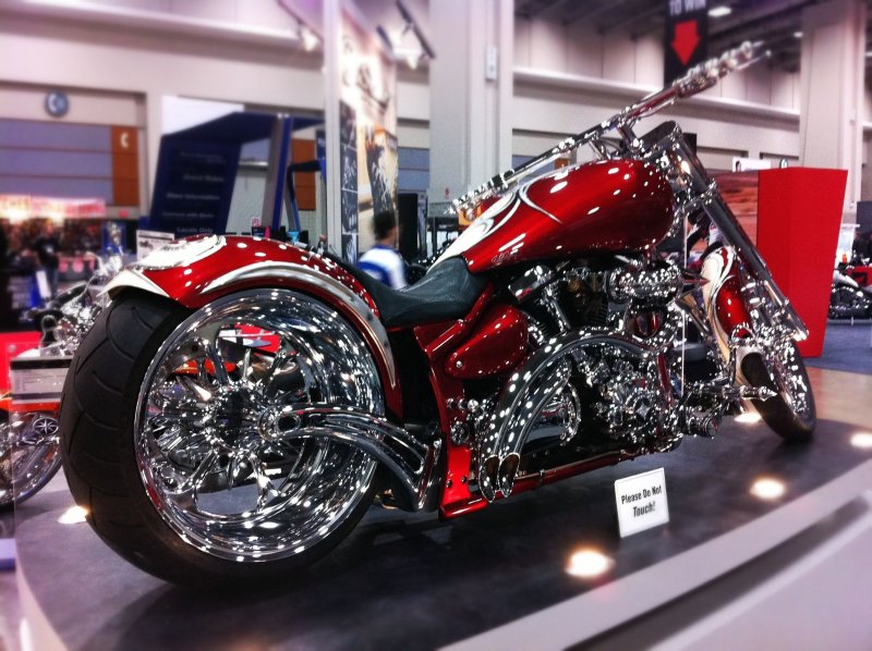 Yamaha Road Star BMS (золотой чоппер)